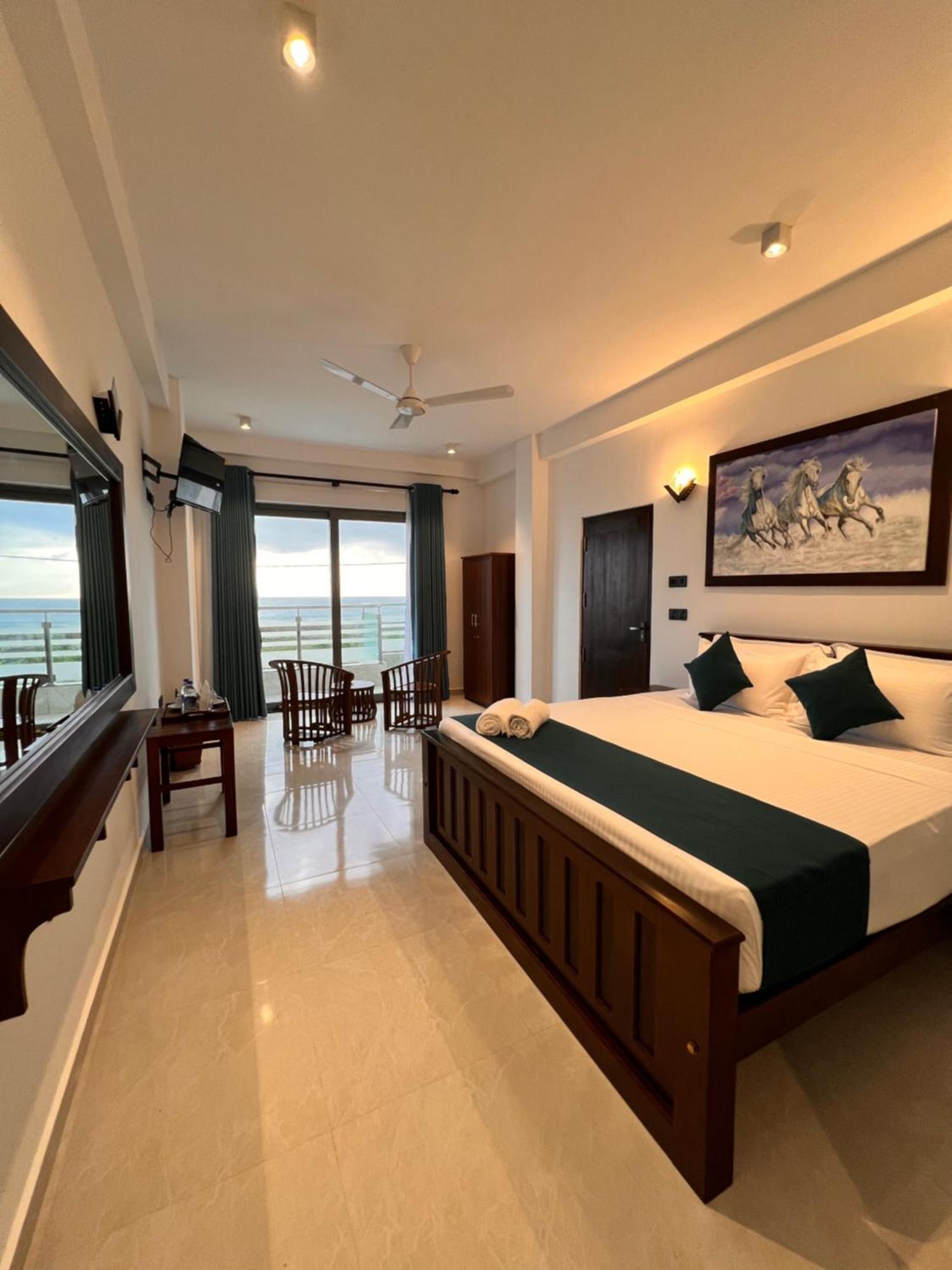 Ocean Front Villa Hikkaduwa Exterior foto